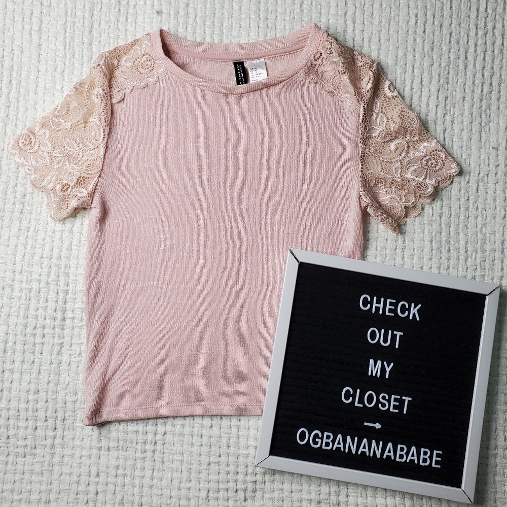 NWOT Divided Light Pink Tshirt w/ Lace Sleeves XSMALL